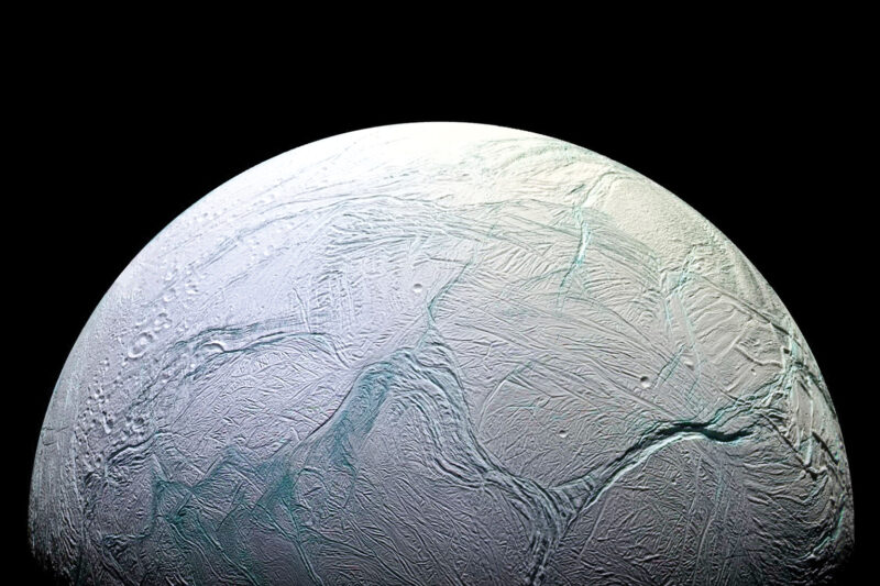 Phosphorus Found on Enceladus 
