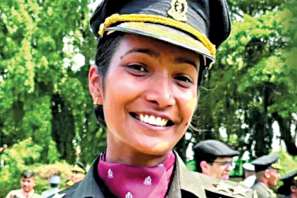 Zoya Mirza Becomes First Female Lieutenant Doctor in Indian Army