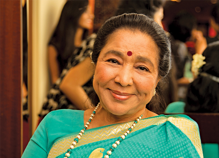 India Bids Farewell to Legendary Singer Asha Bhosle